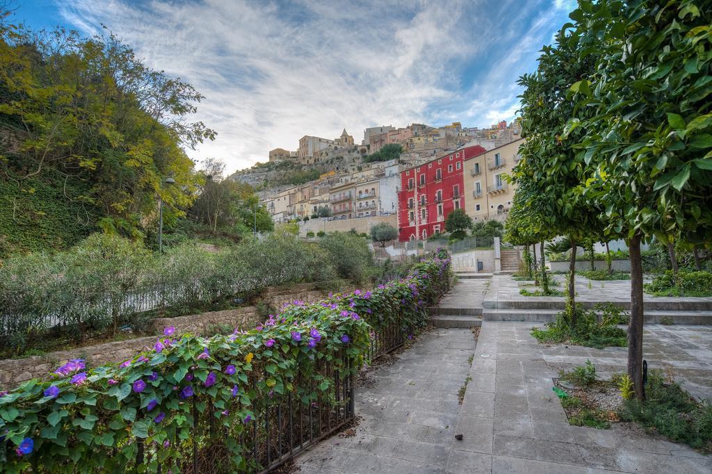Ibla Rosso Lacca Apartment Ragusa Exterior foto